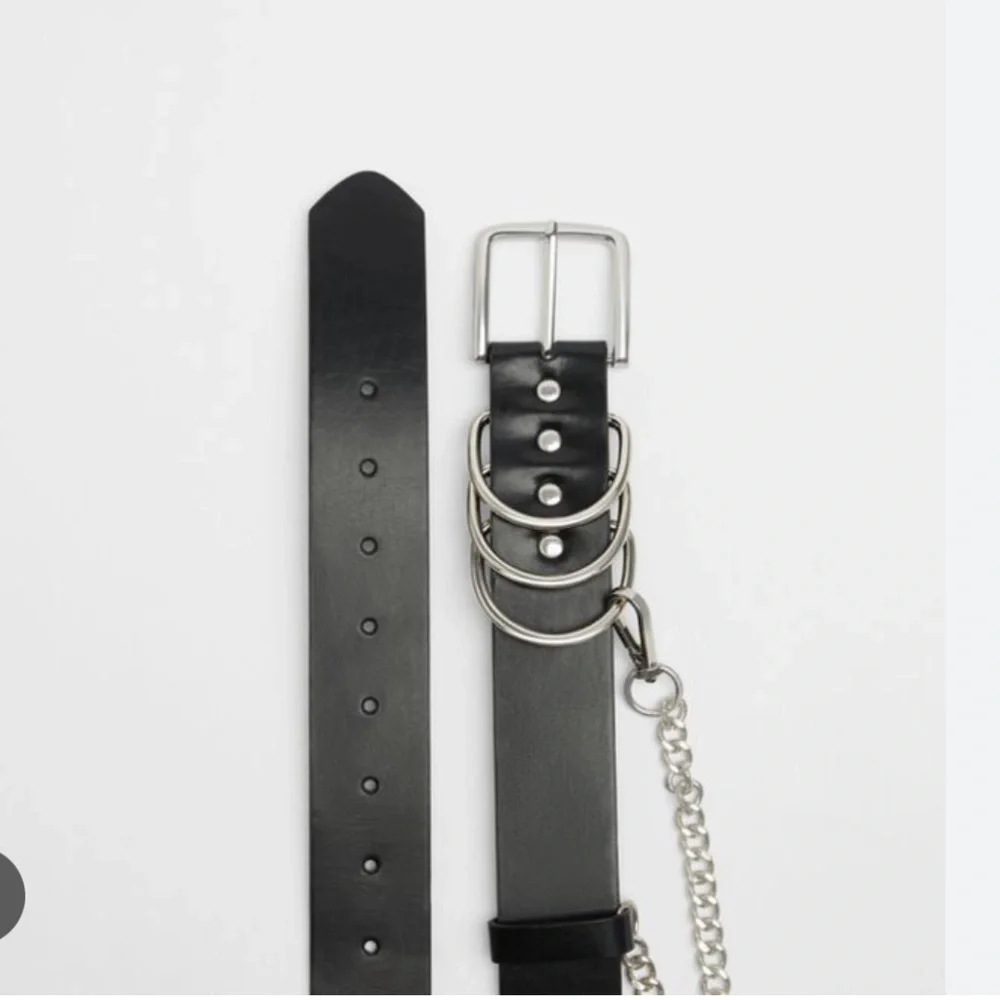 BERSHKA CHAIN BELT